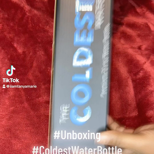 Literally the Best Water💧Bottle Ever! All Colors All Sizes Well Insulated Holds Ice 🧊 Up To 48 Hours‼️
All Caps are Non- Leak...
