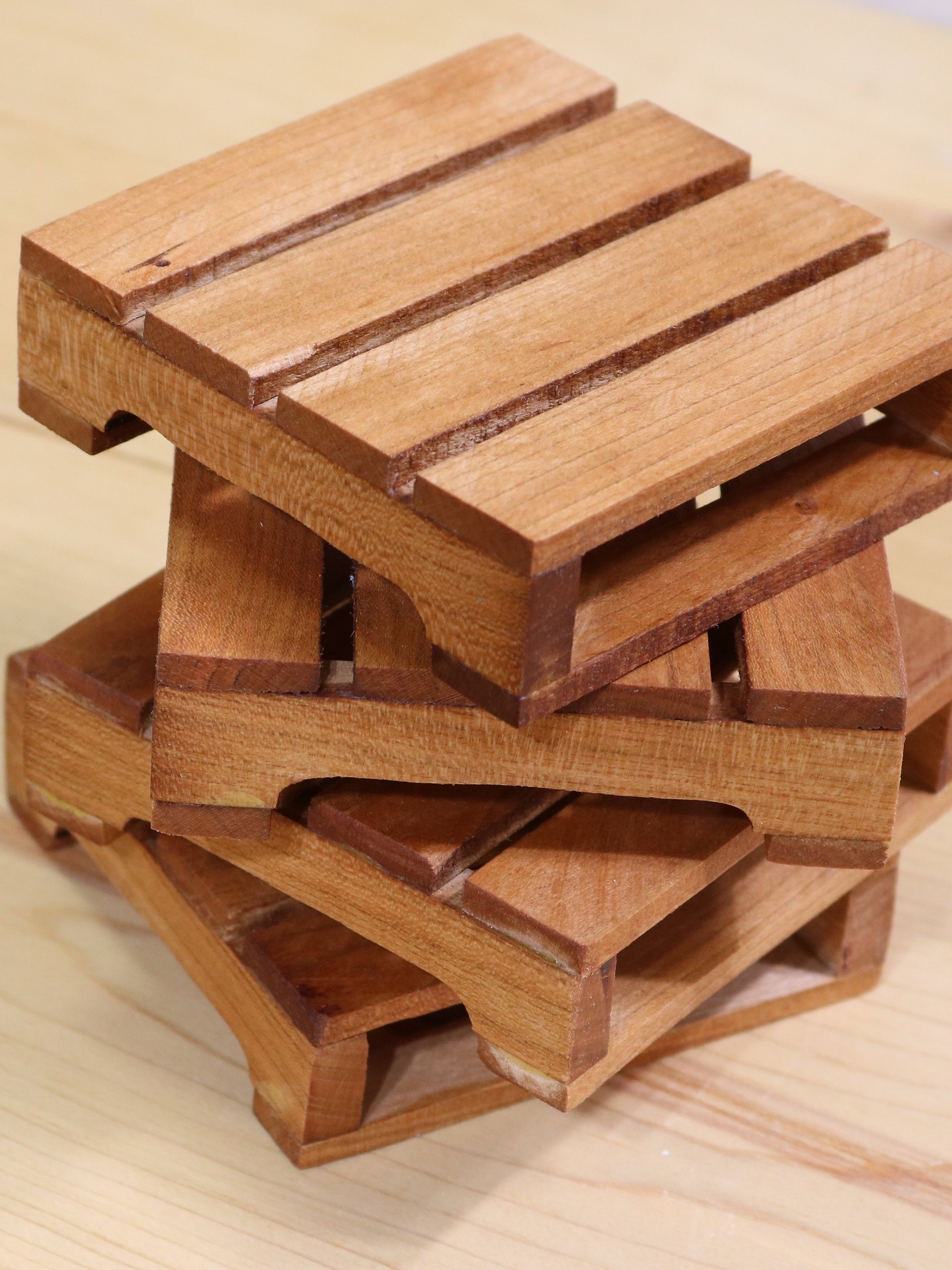 Set of 4 wooden pallet coasters (Version 2) product image (1)