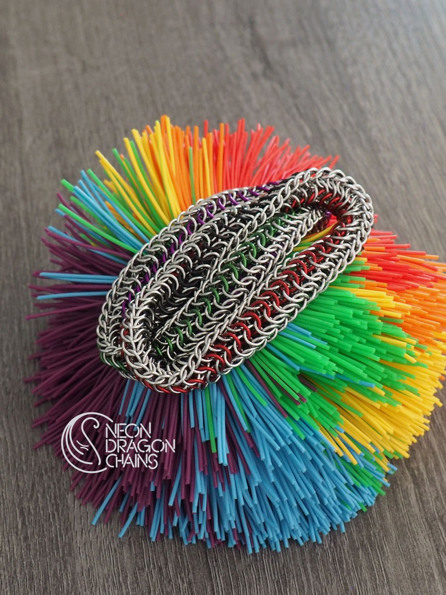 Mobius Fidget Toy / Steel Stripes product image (4)