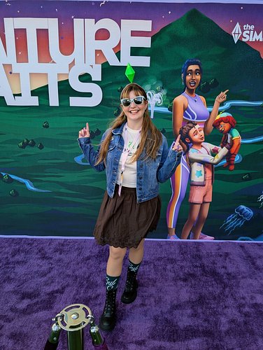 Sul Sul 💚 had the best time at @thesims x @twitchcon yesterday!!! So grateful to attend events like this, my inner child is v...
