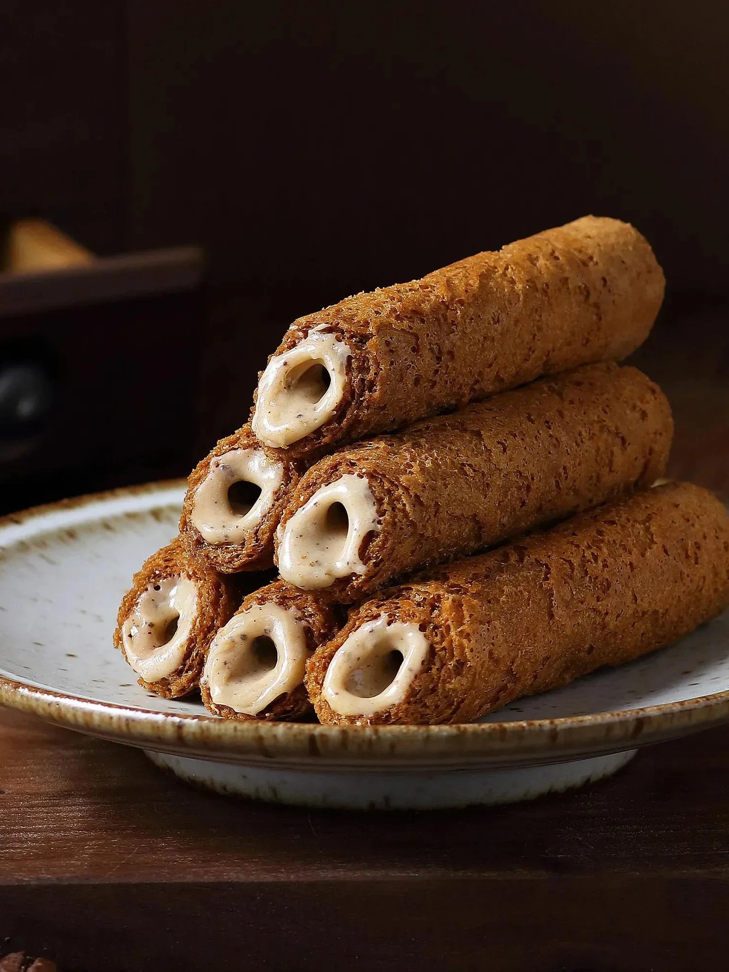 金茶茶點尊享組：台灣玉山高海拔烏龍茶一罐+两盒蛋卷（青茶蛋卷一盒+咖啡欧蕾蛋卷一盒) product image (4)