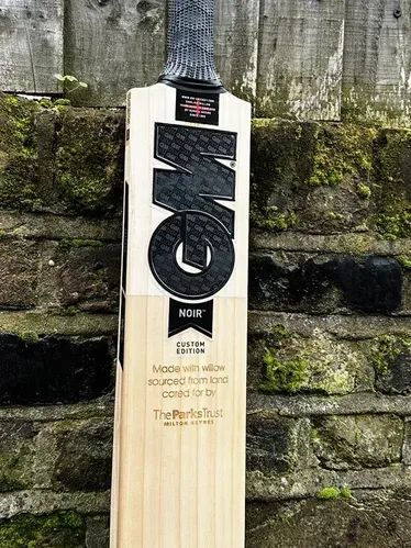 New Engraved Gunn & Moore GM Noir Custom Edition SH Cricket Bat - Parks Trust product image (2)