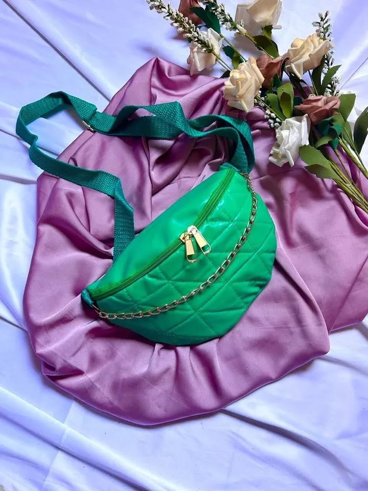 A medium girls' cross in different and beautiful colours, with a practical and b product image (6)