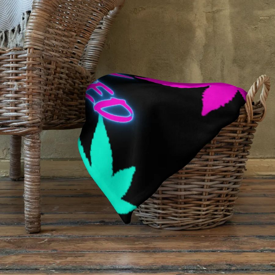 Blanket Neon Leaf product image (10)