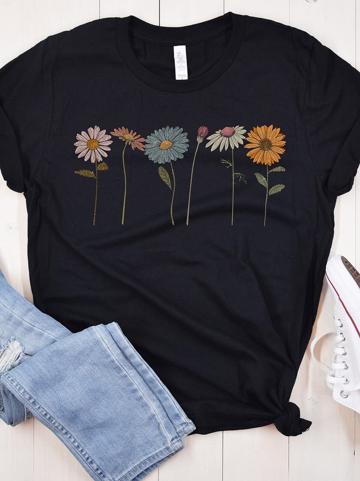 Daisy Flower Shirt Boho Botanical Tee April Birth Month Flower T-Shirt Gift For Her product image (2)