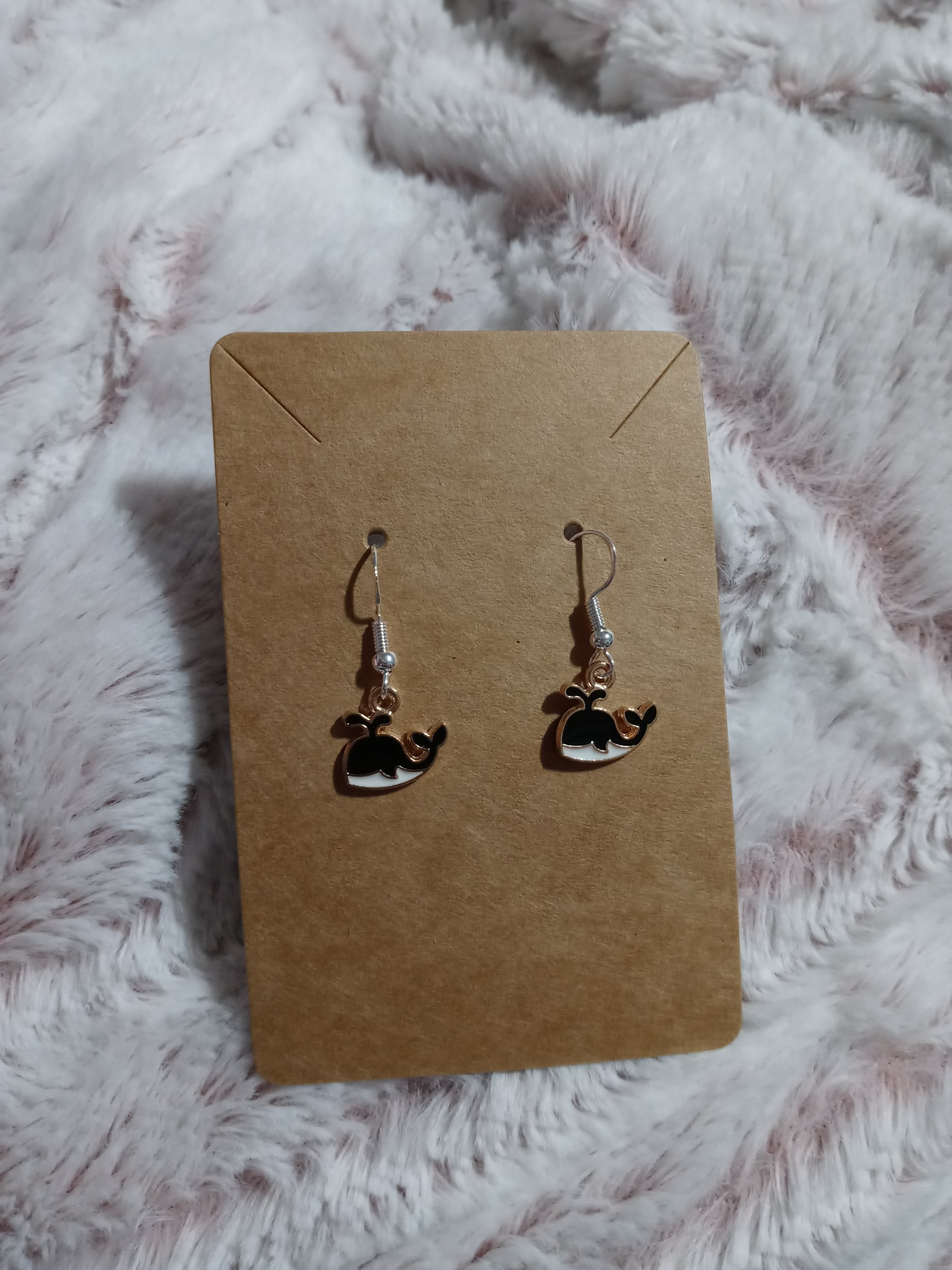 Boss momma whale earrings product image (1)