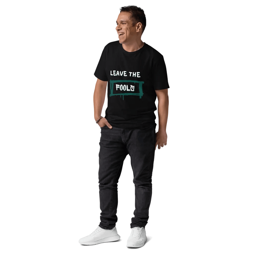 Tshirt product image (10)