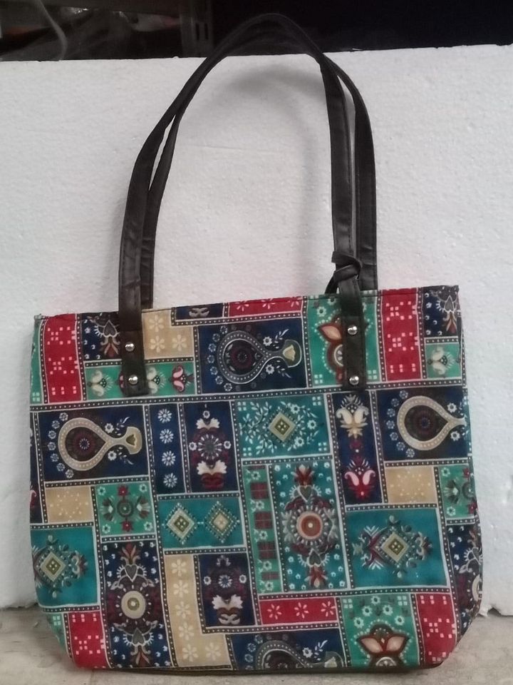 Womens Hand Bag product image (1)