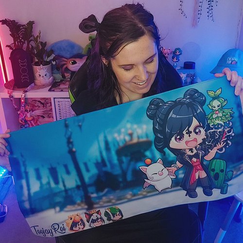 💫 SPECIAL ANNOUNCEMENT 💫 I got a custom mousepad made up by the wonderful team at @quokkapads AND its stunning!!! 

I love it...
