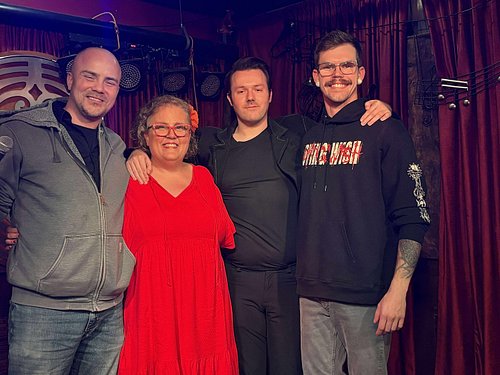 Snohomish last night rocked. Still chillin. Still dangerous. Still can be seen all over the NW. 

COMING TO A CITY NEAR YOU B...