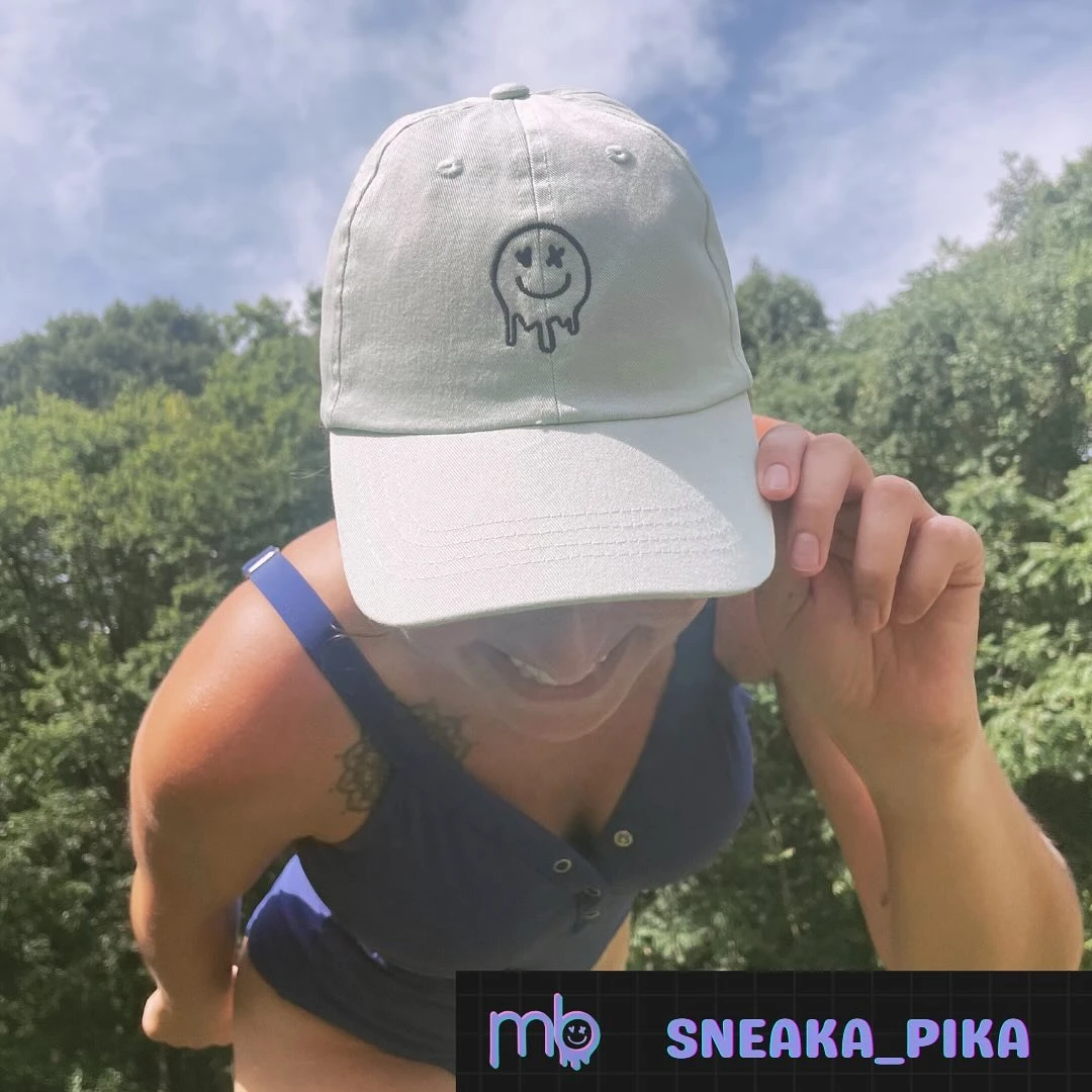 a throwback to warmer days when our amazing mod Sneaka_Pika showed off her MasterBean101 hat! 🌞 whether your want classic neu...