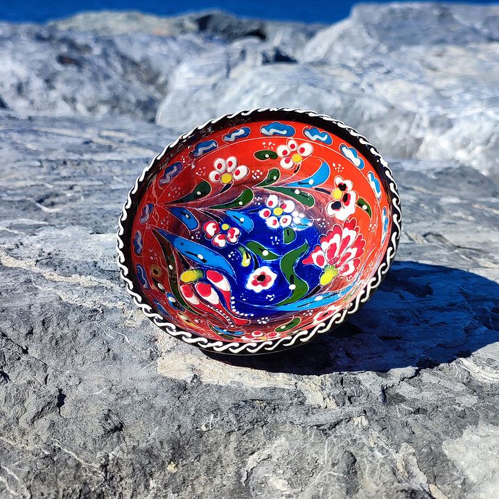 Handcrafted 12cm Ceramic Bowl – Unique Artisanal Pottery for Home Decor product image (1)
