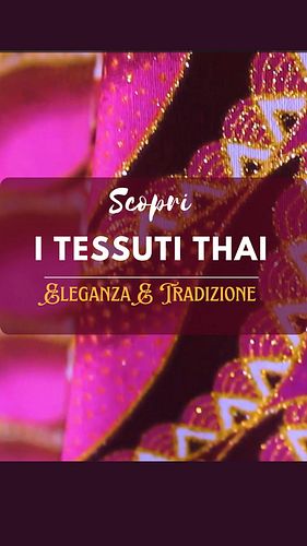 Nessuna fotografia avrebbe potuto rendere la meraviglia di questo speciale tessuto thai!🥰
Ma vi suggerisco anche di vedere qu...