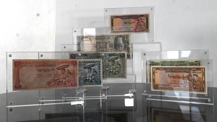 اول مجموعة اصدارات ورقية نقدية كاملة في تاريخ سوريا 1958 - نادر جدا product image (2)