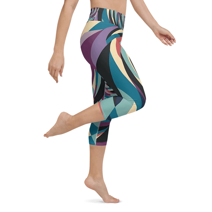 Abstract Lithographic Pattern Design Yoga Capri Legging - V5 product image (2)
