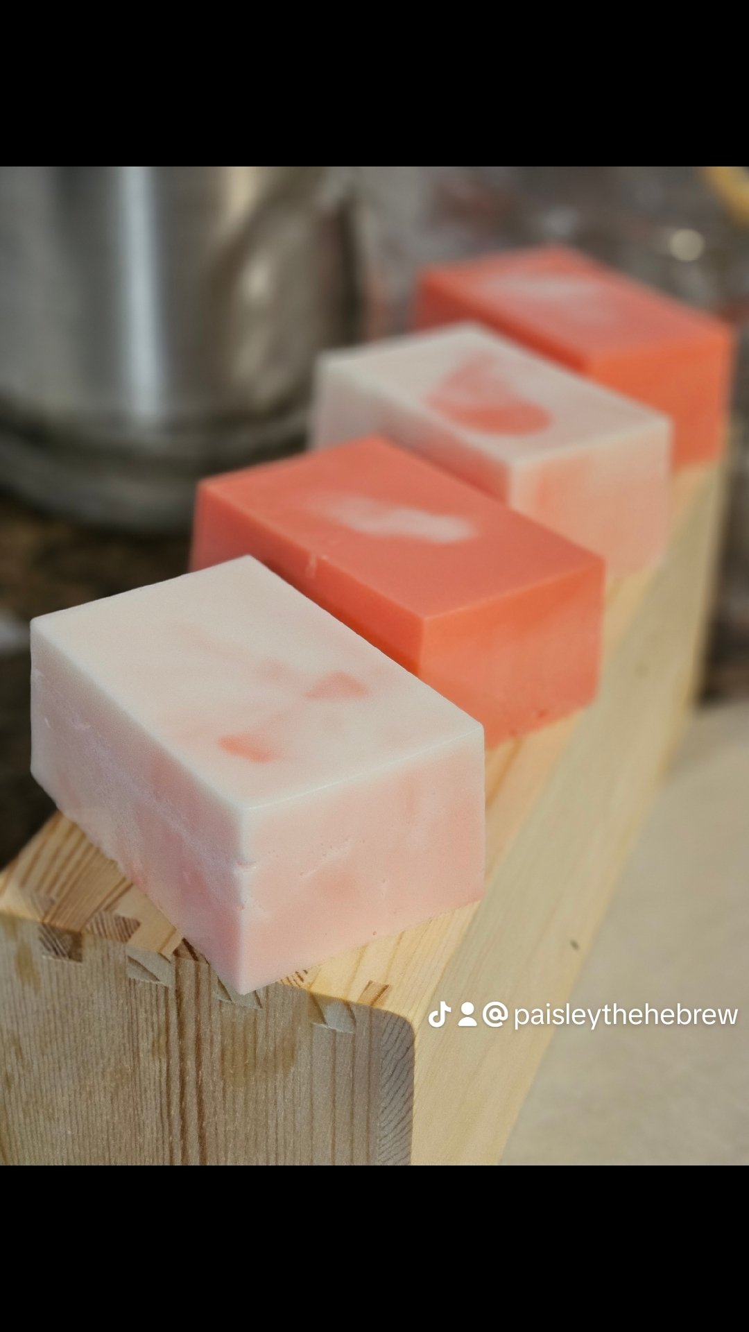 AARON'S CHERRY ALMONDS product image (2)