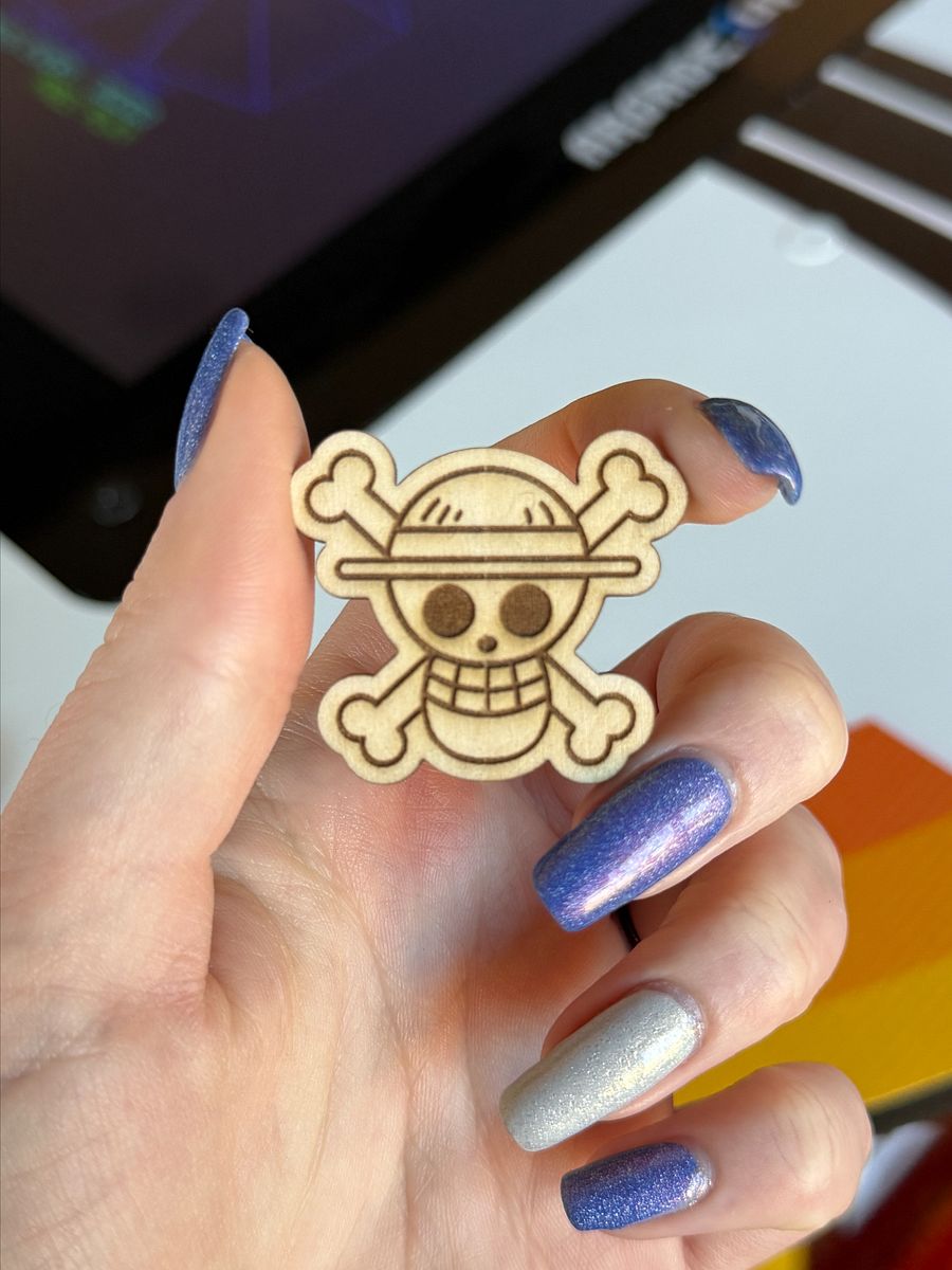 Straw Hat Jolly Roger Wood Pin product image (2)