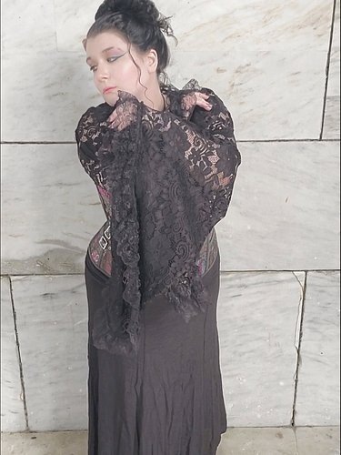 🖤🗡🔮 only two weeks until my new single drops 🔮🗡🖤
.
.
.
.
.
.
.
.
.
.
.
.
#altgirl #newmusic #unsignedartist #unheardmusic #tw...