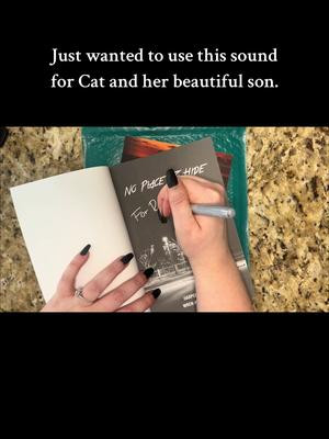 #CapCut sign some books with me. 🖤 #catjanice #danceyououttamyhead #harperashleyauthor 
