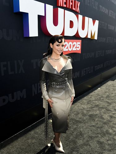 Star of “Wednesday” @jennaortega attends @netflix’s “NETFLIX TUDUM 2025: THE LIVE EVENT” at @thekiaforum! 😍 #EROCKS 

📸: Uniq...