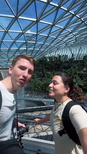 This is your sign to turn your last day in Singapore into a mini holiday. 🌴✈️

We checked in our bags 11 hours before our fli...