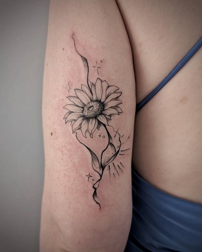 sUnfLowEr

for @sofija.ant 🌻

#sunflower #sunflowertattoo #flowertattoo #floraltattoo #girltattoo #tattoo #ink #tattoodesign ...