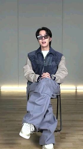 J-hope for Melon music 🎵💜
.
.
#bts #jhope #HOPE_ON_THE_STREET