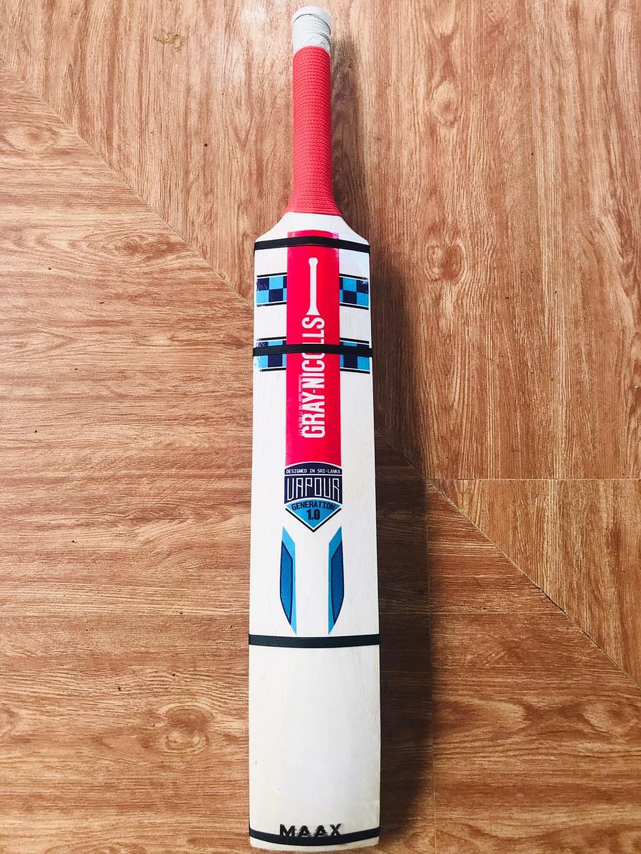 Epic Thunderbolt: Sri Lankan Masterpiece - Hard Tennis Ball Cricket Bat (MRI) product image (11)