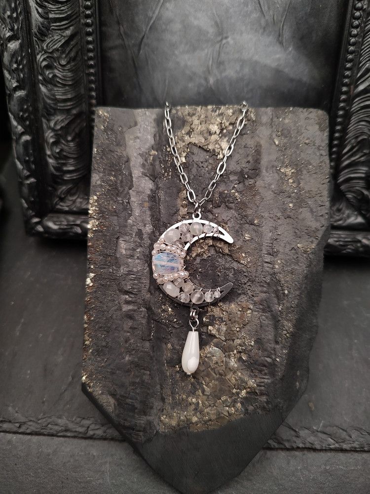 Moon Spirit - Luna Glow Blooms product image (1)