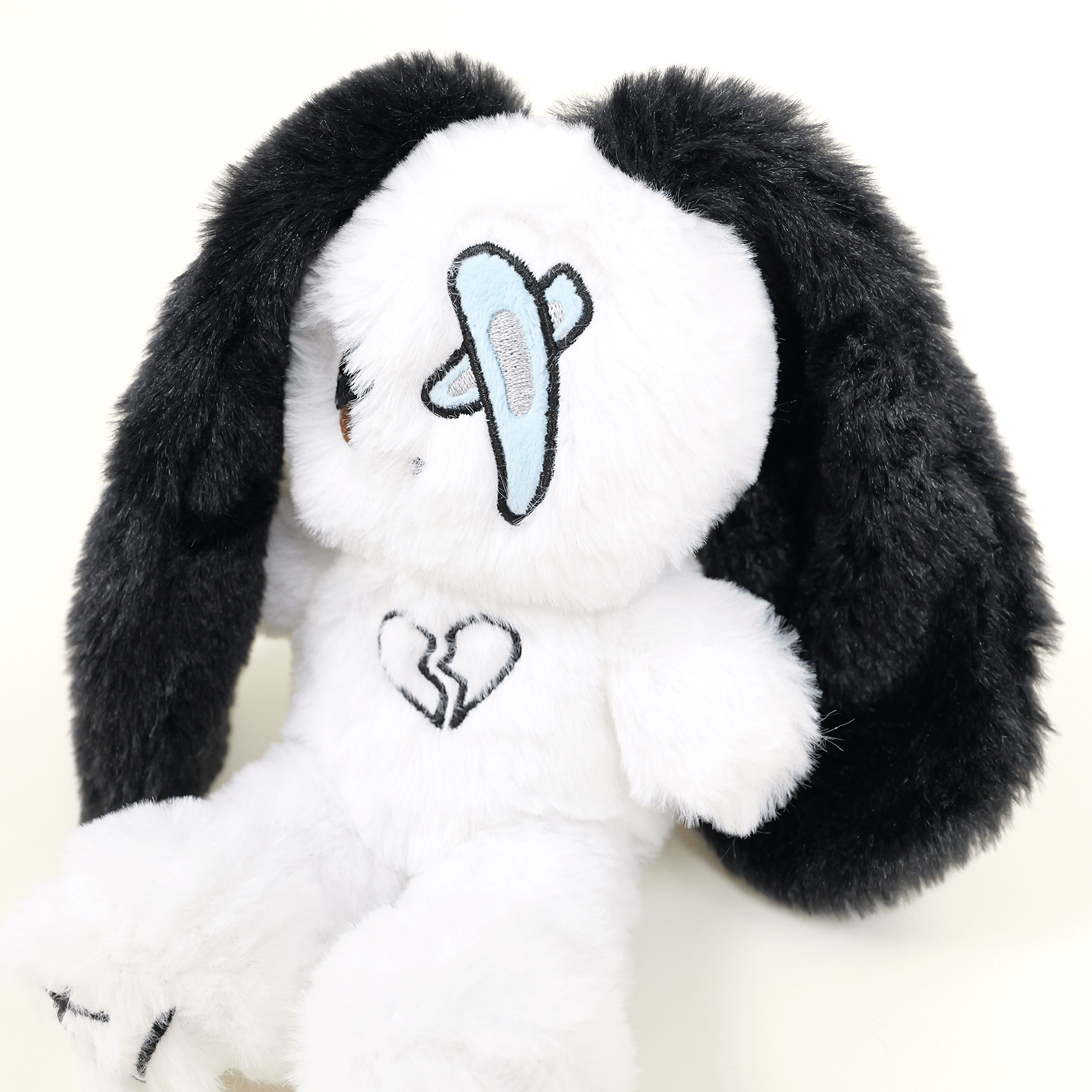 VYVEE Plushie product image (4)
