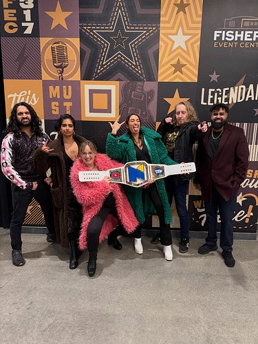 AEW Dynamite in Indiana was insane tonight!
Mini vlog from tonight is coming soon + swipe to see a sneak peek of a special AE...