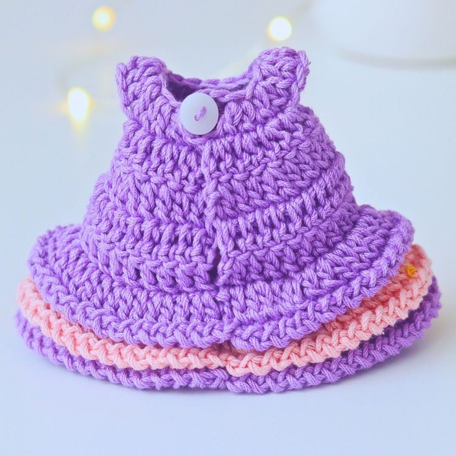 Crocheted doll, ideal for children to dress and undress; all her accessories are removable product image (6)