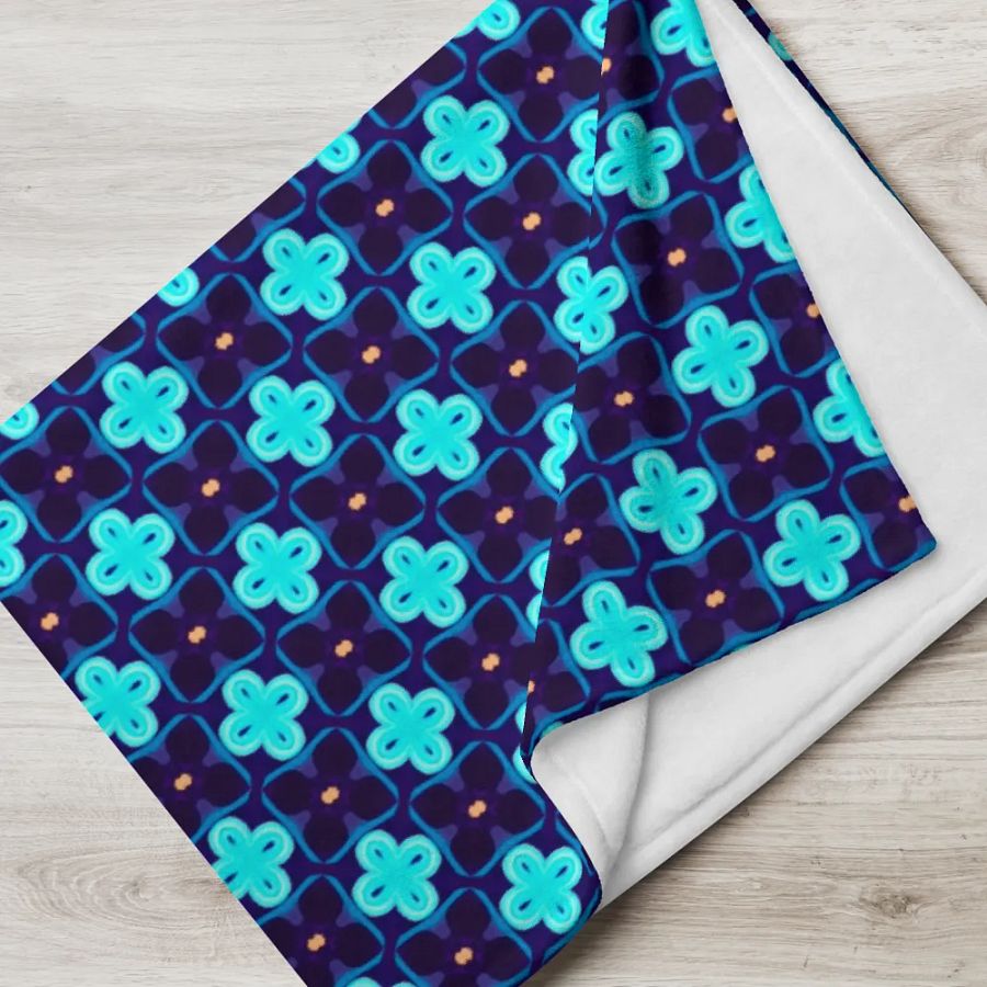 Elegant Blue & Black Seamless Patterned Throw Blanket product image (6)