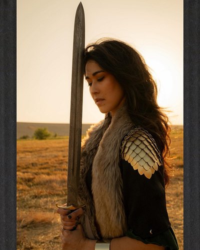 I still have so many Ren Faire & Neo pics I haven’t posted and I’m not sure at what point it’s overkill 😭😭