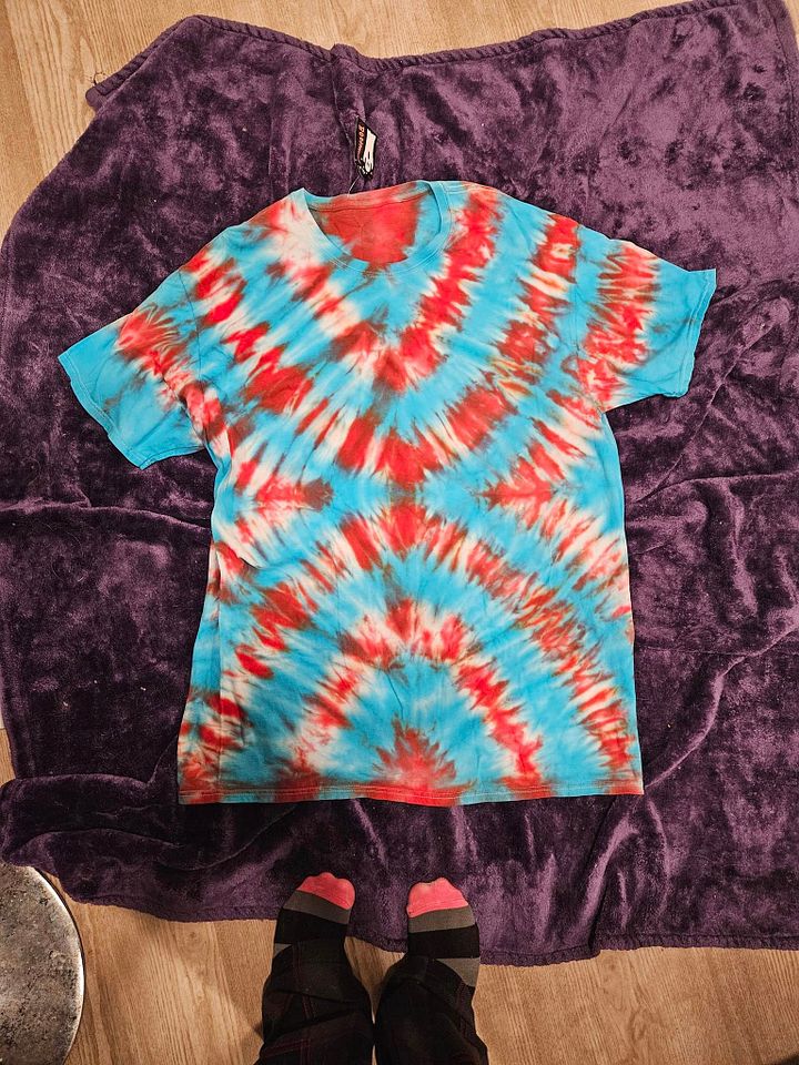 x tie dye product image (1)
