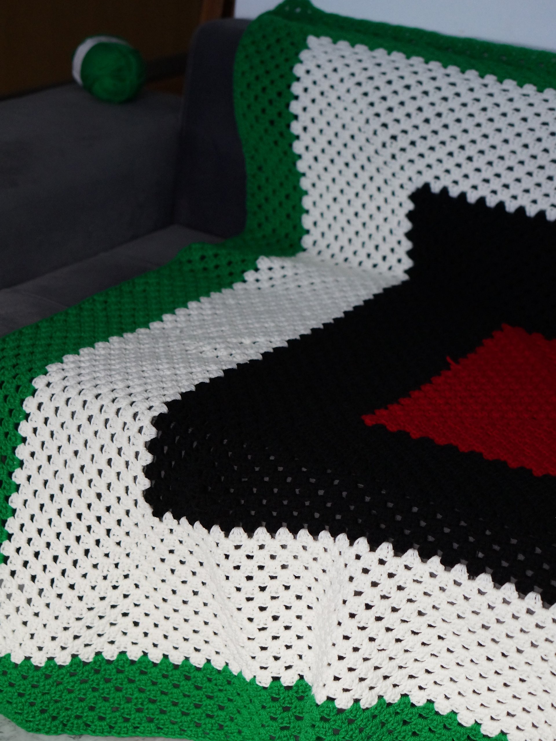 Queen size granny square blanket pdf pattern product image (5)