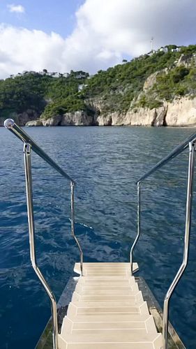The Extend feature adds extra comfort and functionality to your yacht. And, more importantly—adds fun to your day! ☀️ What do...