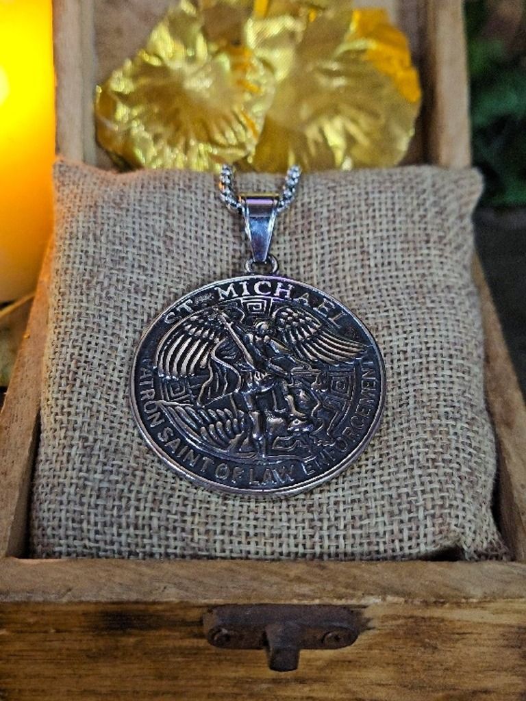 The Armored Kingdom Saint Michael Sword Necklace (Silver) product image (2)