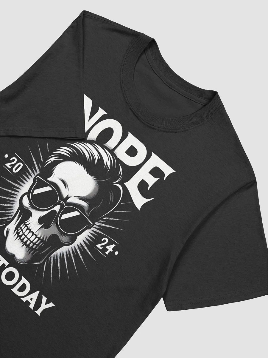 Rock the Year with Our 2024 vs 2025 Skull Tee product image (7)