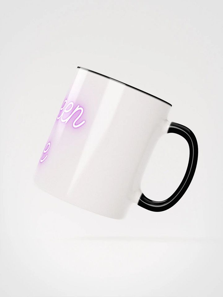 The queen is here mug product image (2)