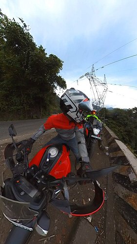 The only synchronisation we have... motorcycles🤩
.
#rideholics #motorcyclediaries #bikerlife #revsyourheart #roadslesstravele...