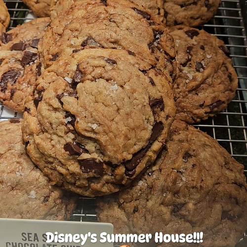 🍪 Disney's Summer House! 🍪

The cookie bar is located at Disney Springs at the brand new Summer House on the water. 👀 Some de...