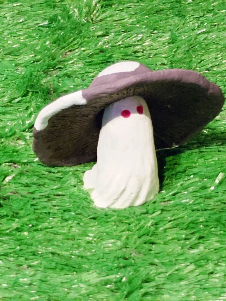 Big Mushroom ghost product image (1)