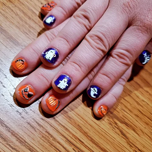 The 🎃 Halloween👻 Nail 💅 art that @maple_mariposa did on stream for me a few days ago #Halloween #Art #Nails #Hands #Pumpkin #...