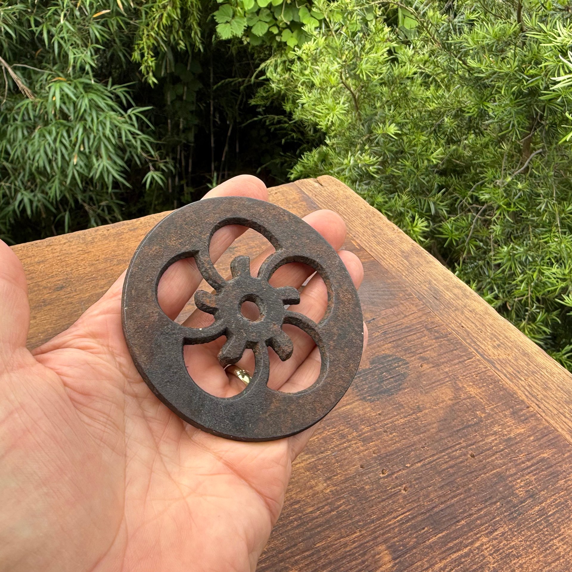 🎎 Japanese Cast Iron Tetsubin Trivet – Mid-Showa Era – Japan Antique Roadshow product image (6)