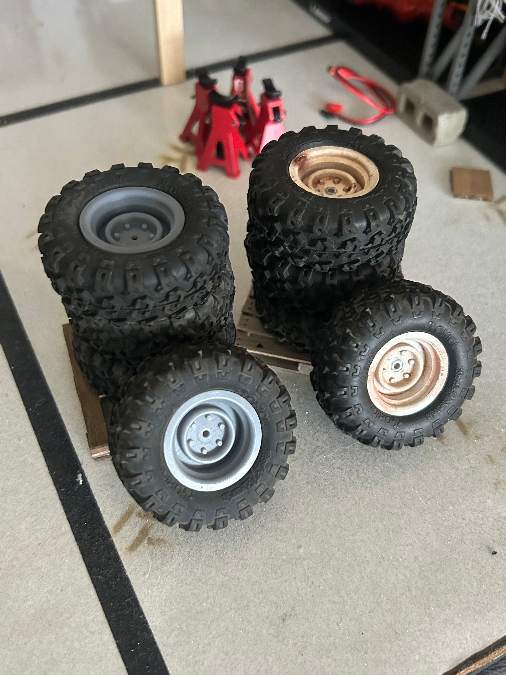 Resin PRINTED wheels / Axial tires product image (1)