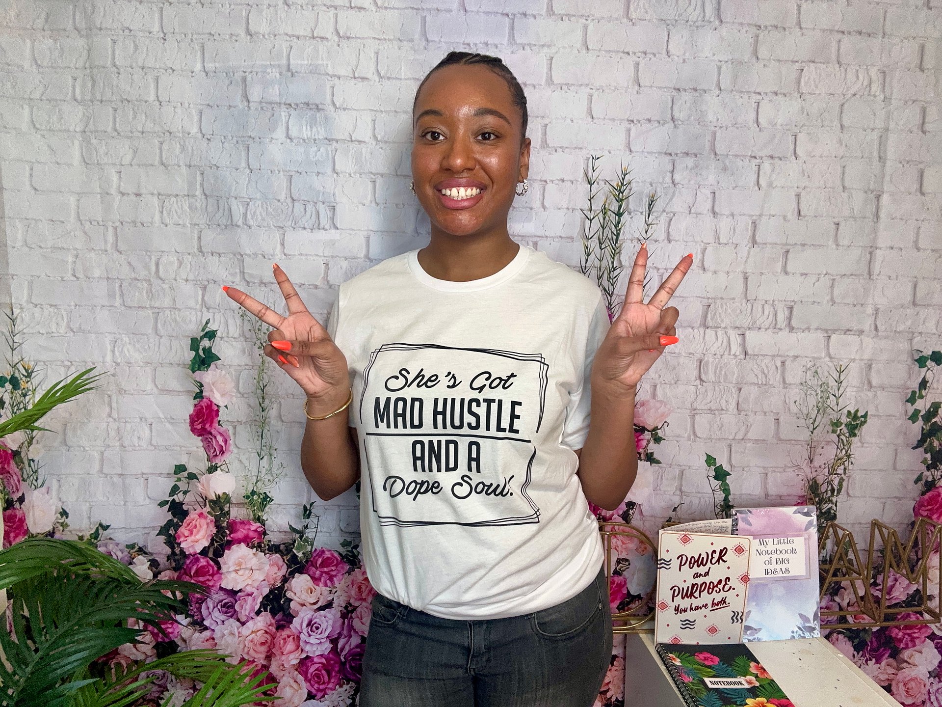 SHE'S GOT MAD HUSTLE AND A DOPE SOUL! T-SHIRT & DAILY AFFIRMATIONS JOURNAL BUNDLE product image (2)