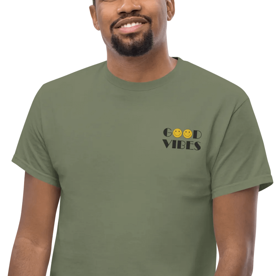 Good Vibes Smiley Graphic Tee product image (46)