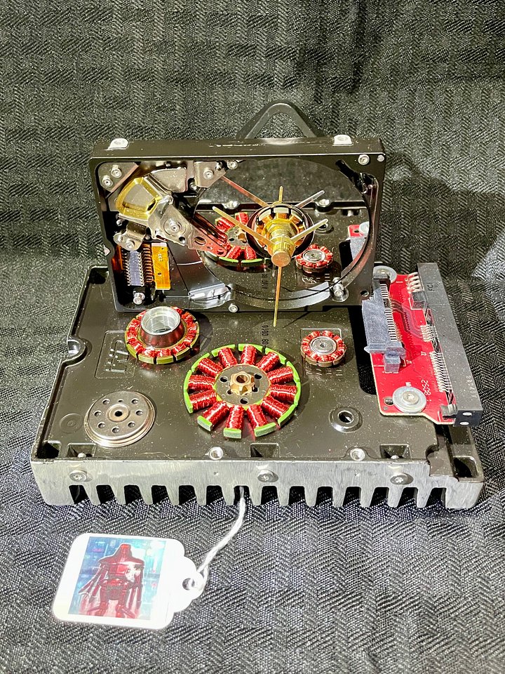 Maximillian - Hard Drive Clock product image (1)