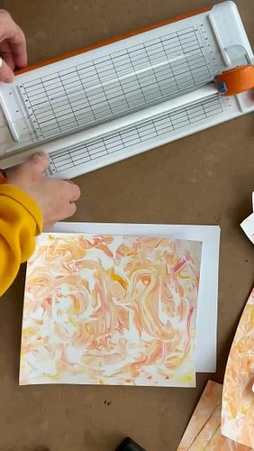 Quick & easy mini-journals: another way to use your art paper stash! 
Some simple suminagashi papers made in a @better.with.a...